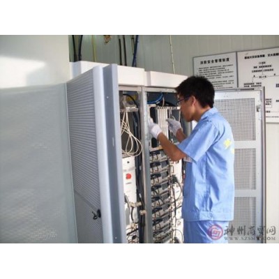 广州萝岗专业机房清洁公司，机柜带电清洁，清理服务器端口灰尘