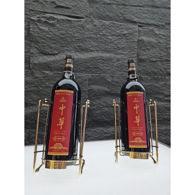 中华红酒扭转乾坤！酒水危机下的意外惊喜，宾客纷纷赞叹不已！